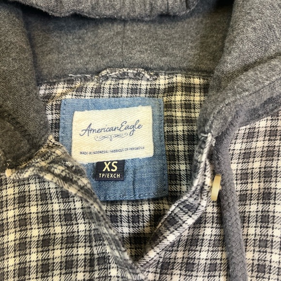 American Eagle Cropped Flannel Woman’s Size XS Oversized Hoodie - Picture 10 of 13